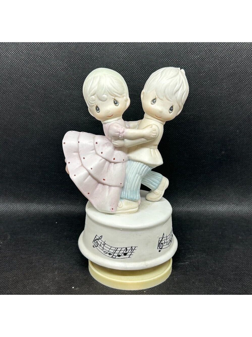 Musical figurine